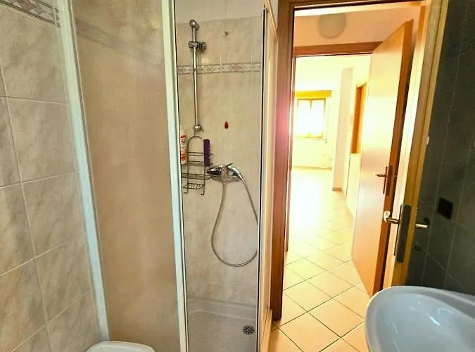 Stephanie Apartment *